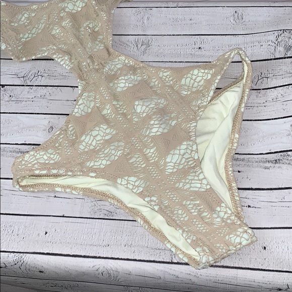 🔥Tigerlily Crotchet Lace Monokini NWT - Picture 6 of 7